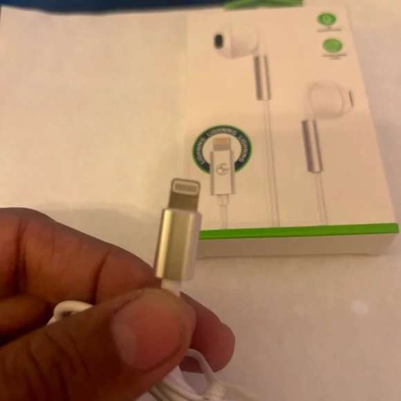 adidas White Earphones with Lightning Connector - Picture 5 of 7